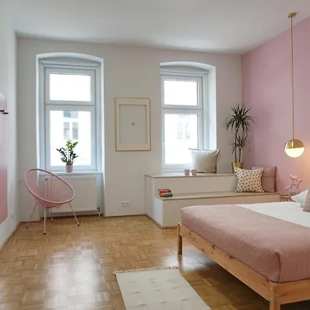 StayOver - Unique Apartments by Interior Designer Vienne Extérieur photo
