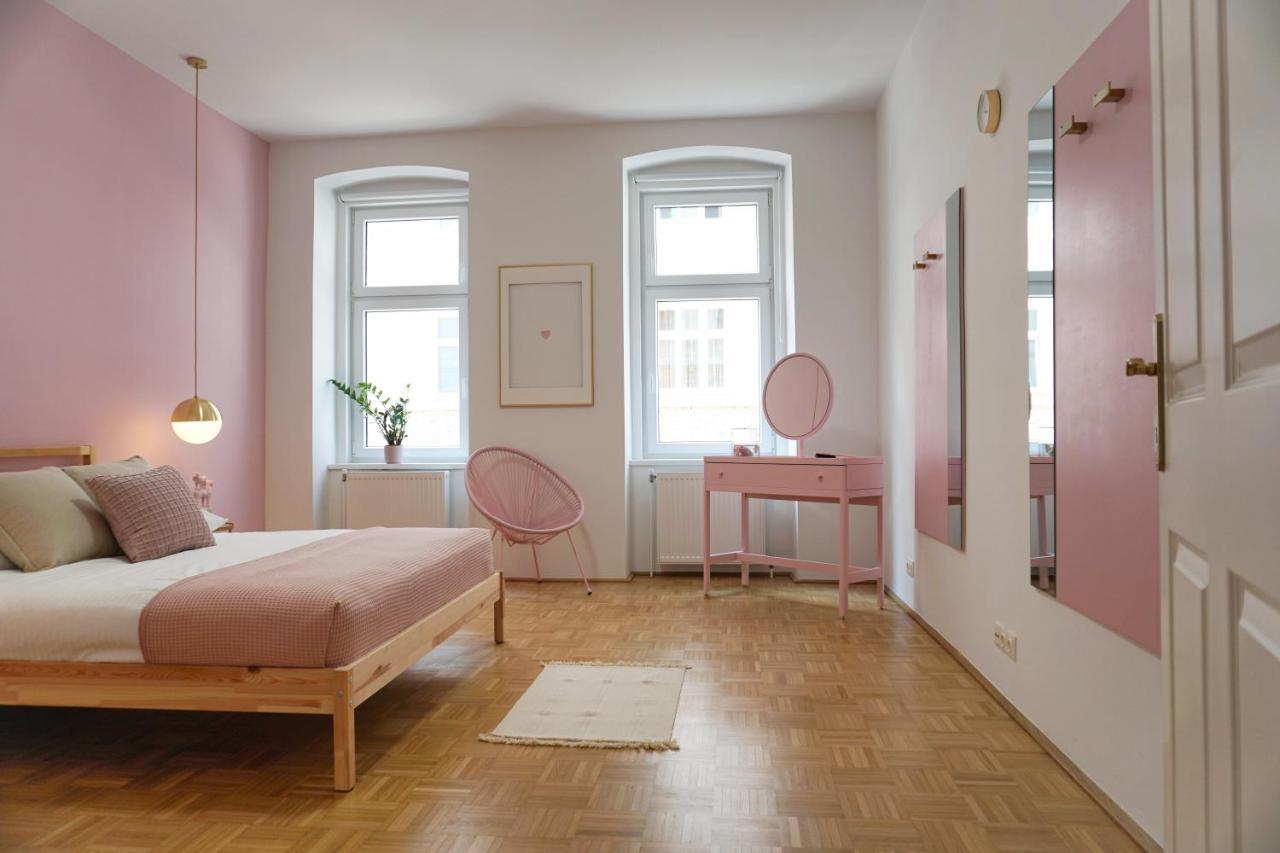 Apartment Vibrant Design - Full Kitchen - Wi-fi - 18 Mins To Centre Wien