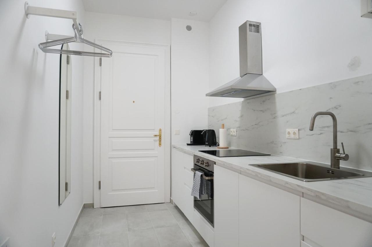 Apartment Vibrant Design - Full Kitchen - Wi-fi - 18 Mins To Centre Wien